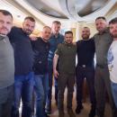 Βολοντίμιρ Ζελένσκι με διοικητές της Αζόφ από την Τουρκία