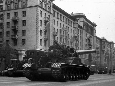 το-τερατώδες-σοβιετικό-πυροβόλο-που-έριχνε-πυρηνικά-βλήματα-3