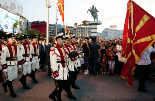 Members of the Macedonian ceremonial guard carry the casket with the Declaration of Independence in Skopje