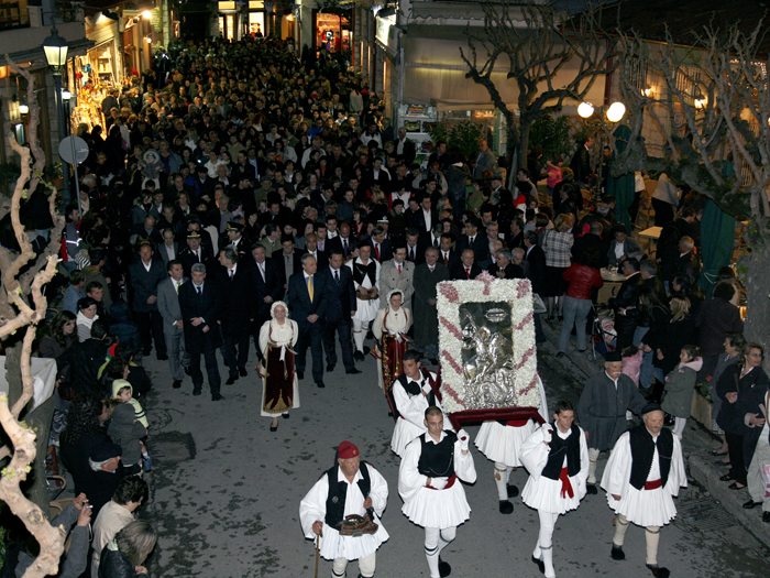 Τα πιο περίεργα έθιμα του Πάσχα (Photos+Video) | Pentapostagma