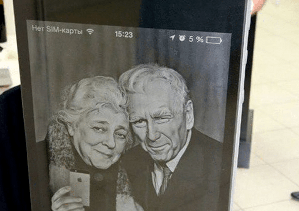 Mακάβρια τρέλα στη Ρωσία: Η νέα μόδα με ταφόπλακες σε σχήμα… iPhone