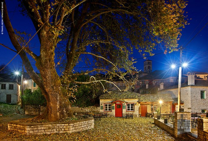 Η Daily Mail για ελληνικό προορισμό: Πηγαίνετε πριν τον μολύνουν οι τουρίστες!