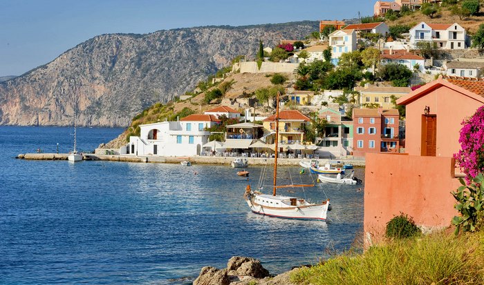 Το Ελληνικό χωριό που θυμίζει πίνακα ζωγραφικής!