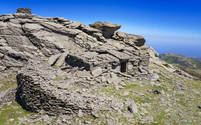 Τα μυθικά δρακόσπιτα της Εύβοιας (6)