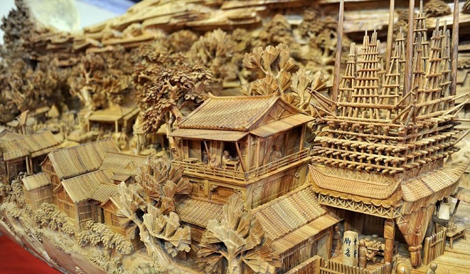 longest_wooden_carving_masterpiece_5