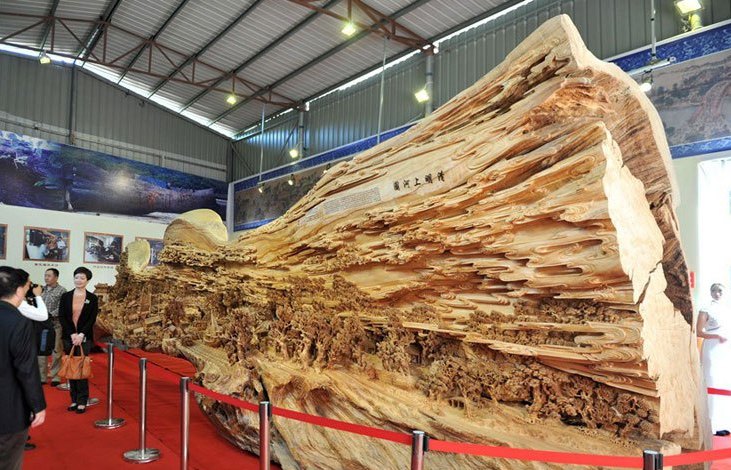 longest_wooden_carving_masterpiece_7