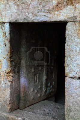 6112581-ancient-jewish-tomb-in-beit-shearim-israel
