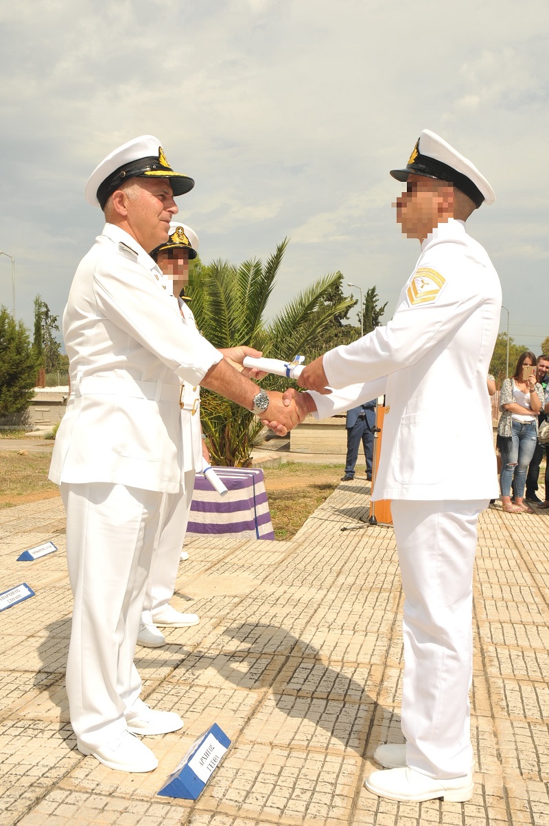 Αποφοίτησαν τα «Βατράχια» του Σχολείου της ΔΥΚ – Ετοιμοπόλεμοι και επικίνδυνοι (εικόνες)  