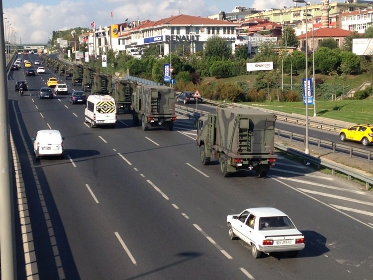 ΕΚΤΑΚΤΟ- Αναδιάταξη των τουρκικών δυνάμεων στην Α.Θράκη; Μετακινείται τουρκική στρατιωτική φάλαγγα με δρακόντεια μέτρα ασφαλείας  