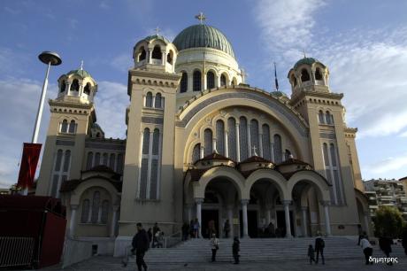 Πάτρα: Χιλιάδες πιστοί από το πρωί στον Άγιο Ανδρέα