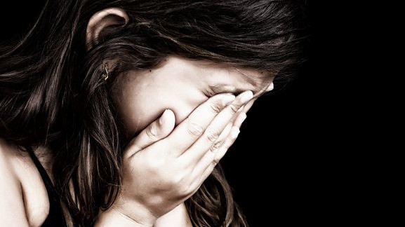 Αποτέλεσμα εικόνας για 12χρονη κατήγγειλε ότι την χτύπησε ο πατέρας της
